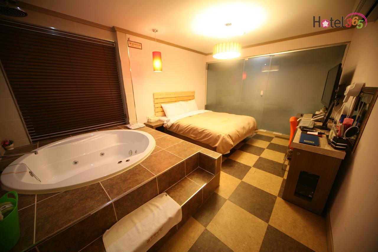 Chuncheon Myeongdong Hotel Dış mekan fotoğraf