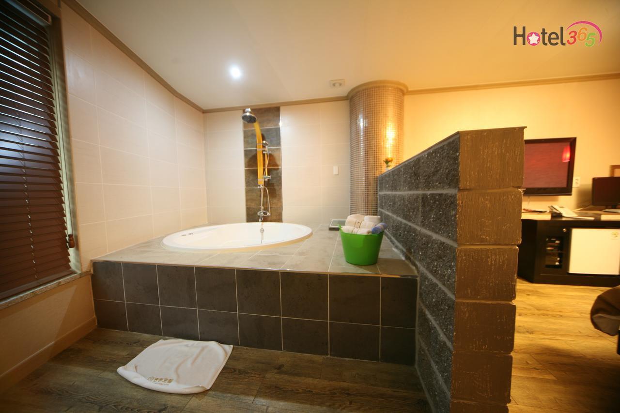 Chuncheon Myeongdong Hotel Dış mekan fotoğraf