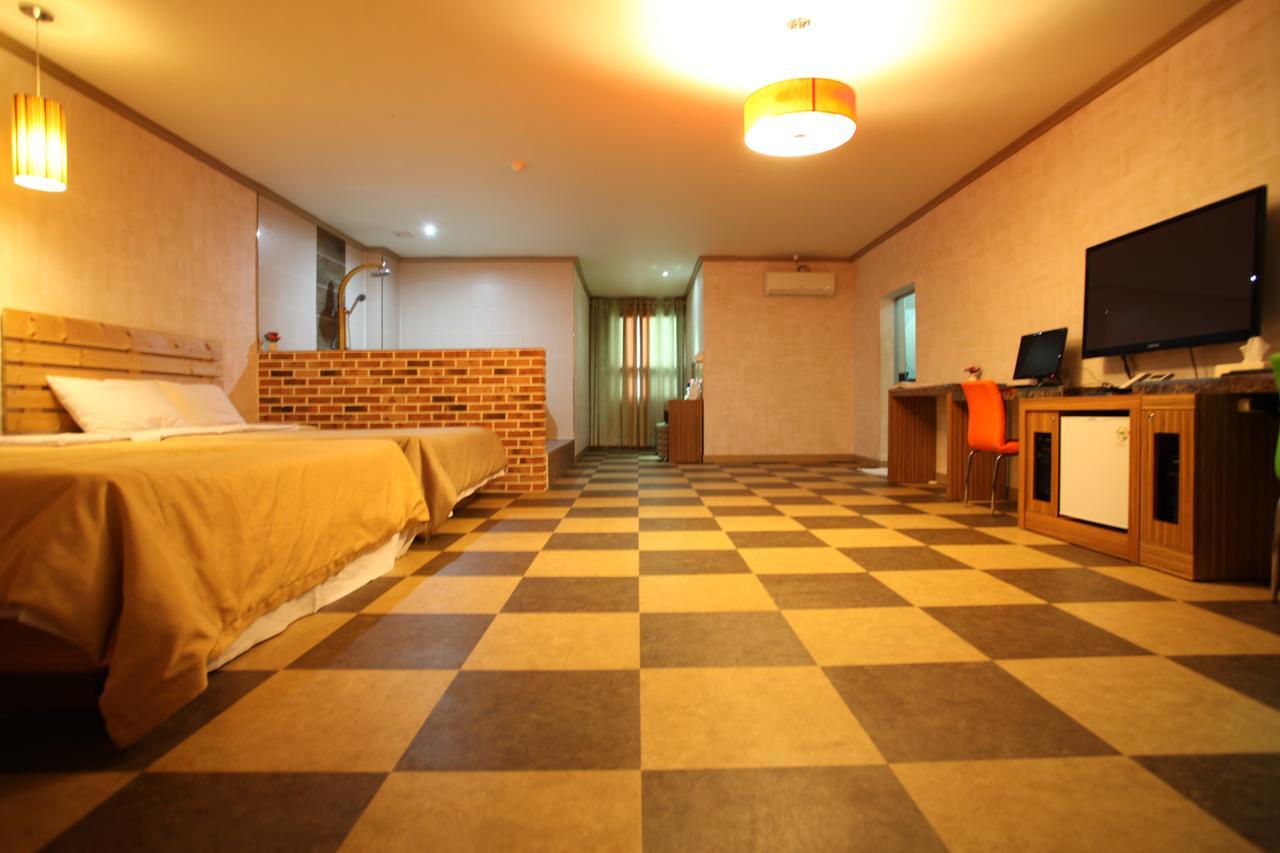 Chuncheon Myeongdong Hotel Dış mekan fotoğraf