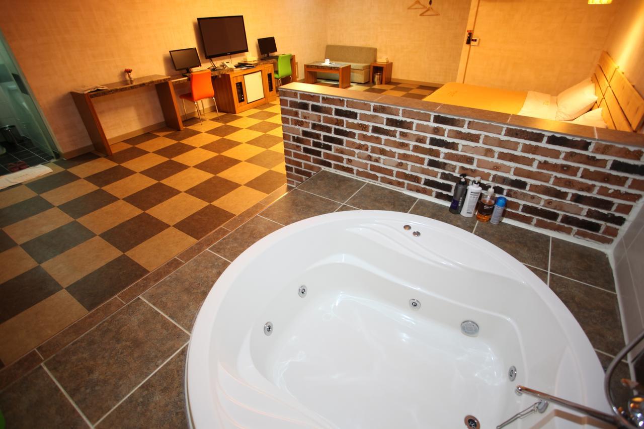 Chuncheon Myeongdong Hotel Dış mekan fotoğraf