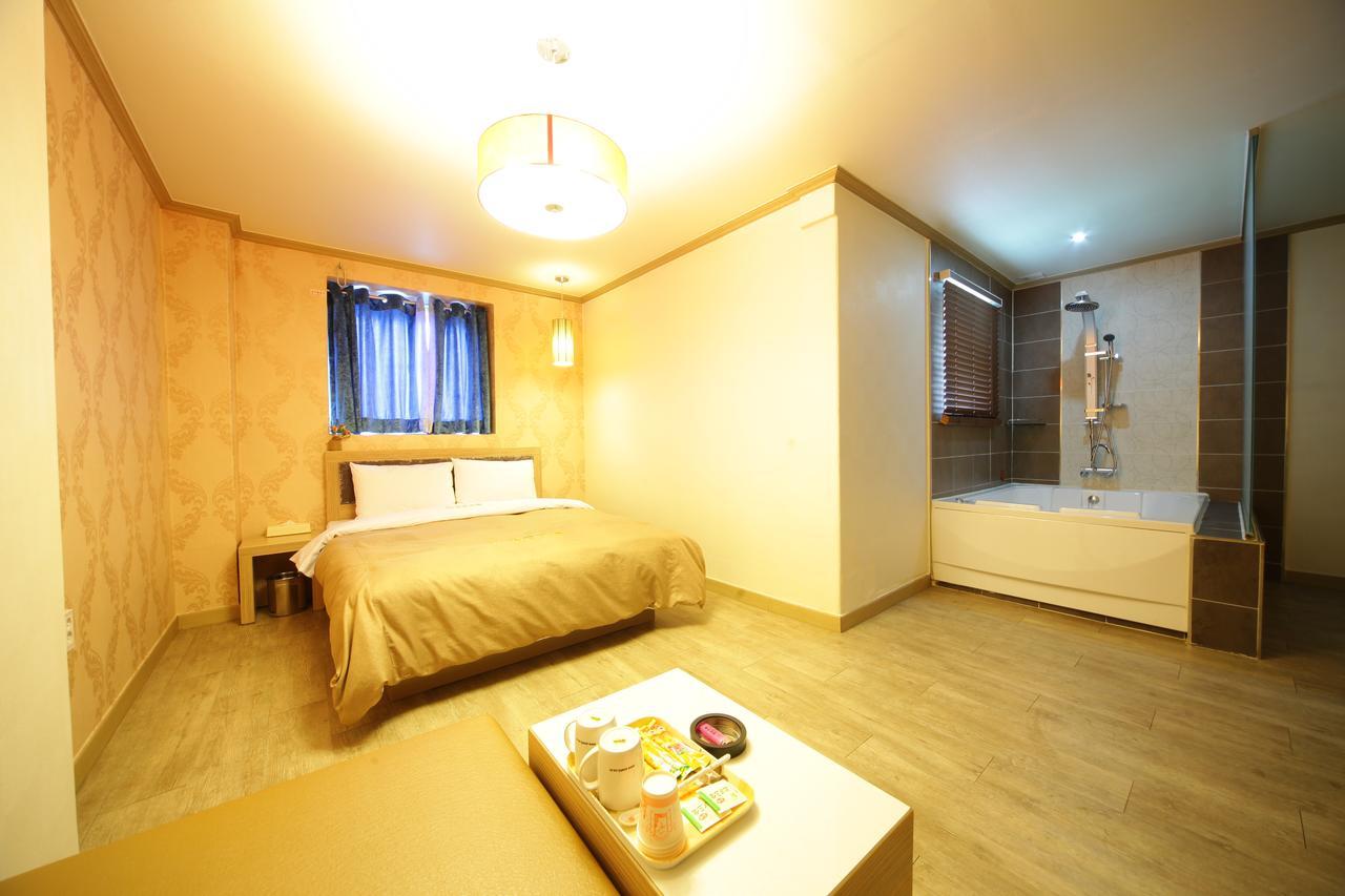 Chuncheon Myeongdong Hotel Dış mekan fotoğraf